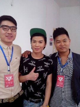 明星魔法师主播照片