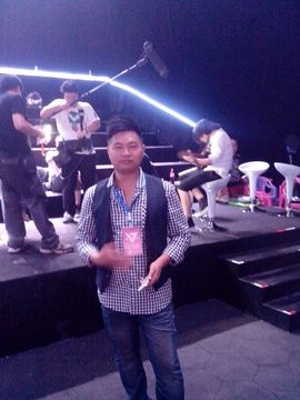 明星魔法师主播照片