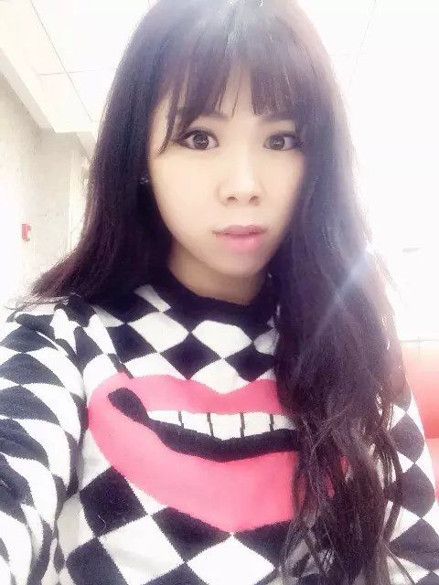 江南语瞳的主播照片