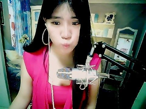 别哭，坏人会笑的主播照片