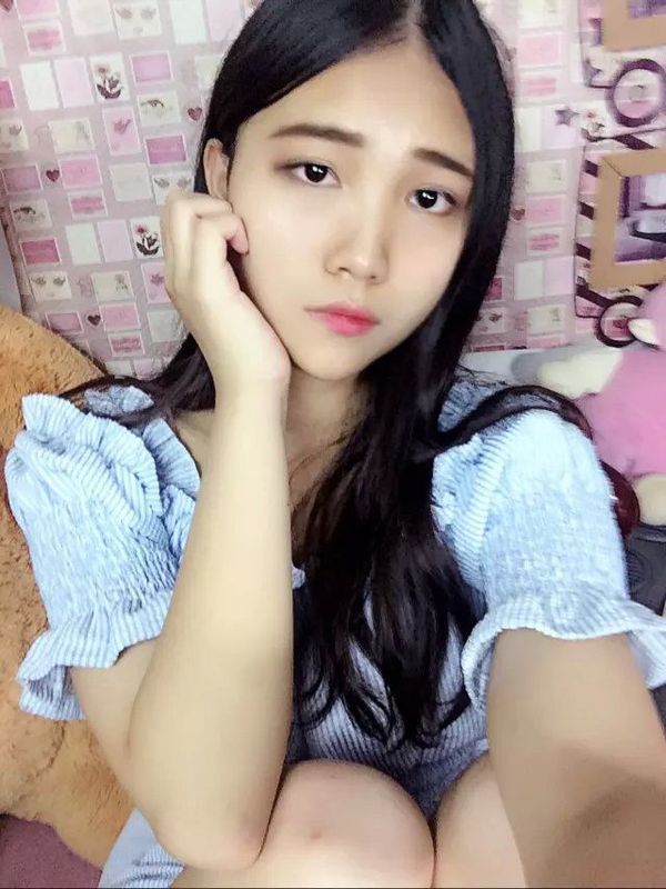 ✿余婷baba的主播海报