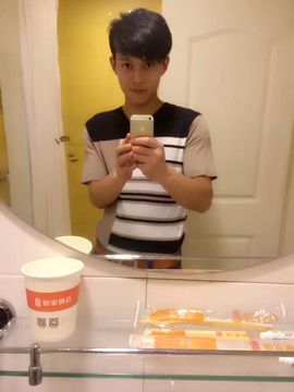杨闯.主播照片