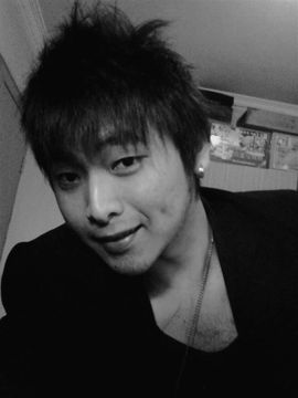 小默吉他弹唱主播照片