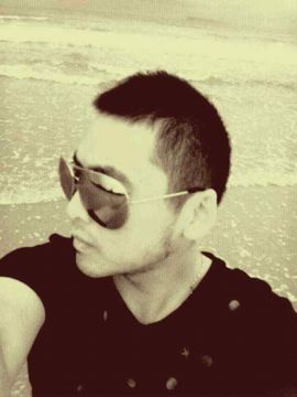 小默吉他弹唱主播照片