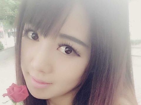 研研灬海报