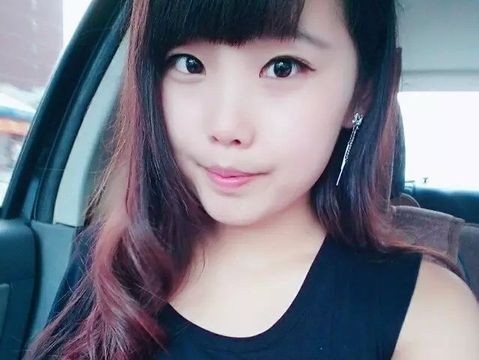 不美不萌怎么办海报