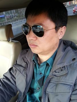 默默的...主播照片