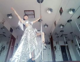 婲香小倩钢管舞主播照片