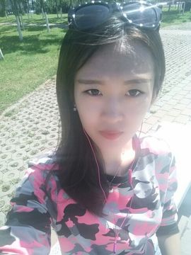 虫虫特爱唱歌主播照片