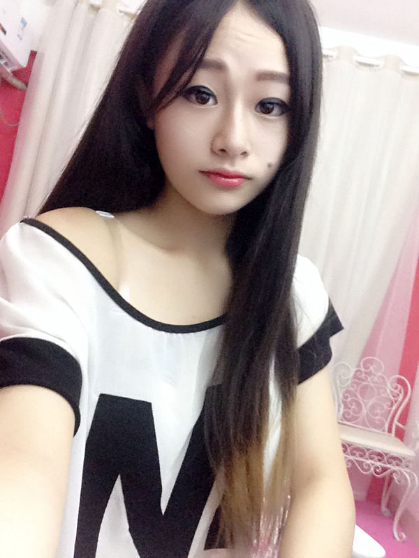 亦兮.的主播海报