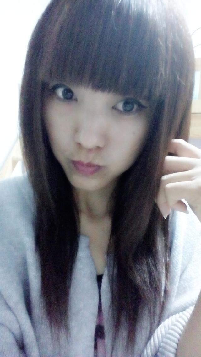 準(zhǔn)備驚艷的主播照片