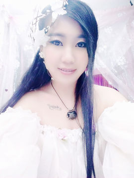 怜梦馨儿主播照片