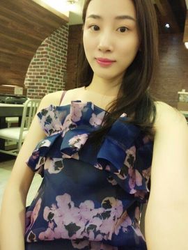Crystal丶小静主播照片