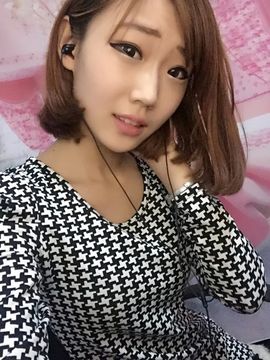 百变小公举✿亦巧儿主播照片