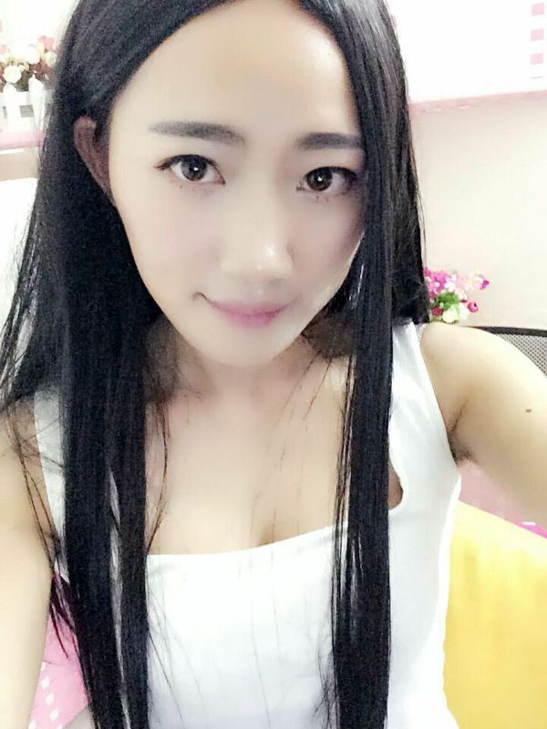 小小媚媚的主播海报