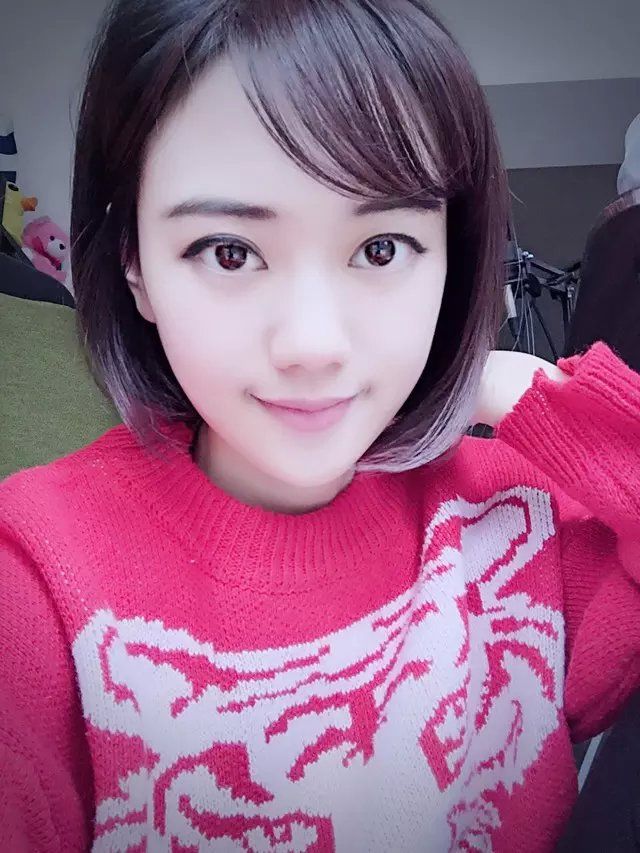 毕夏。爱你的主播照片