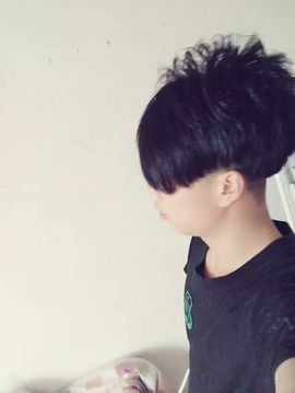 小疯子；；云浩南主播照片