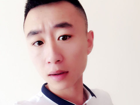 亮大大海报