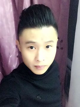 欧巴小峰主播照片