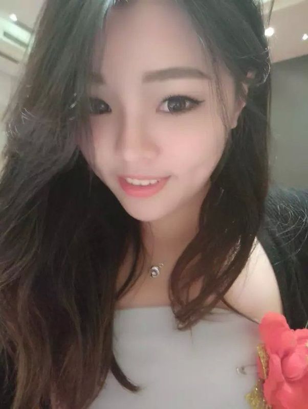 笑笑女王的主播海报