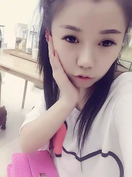 1号女孩儿小曼主播照片
