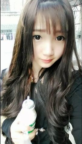 股市里的鹰主播照片