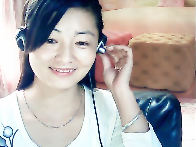 老公让我和电脑过的主播照片