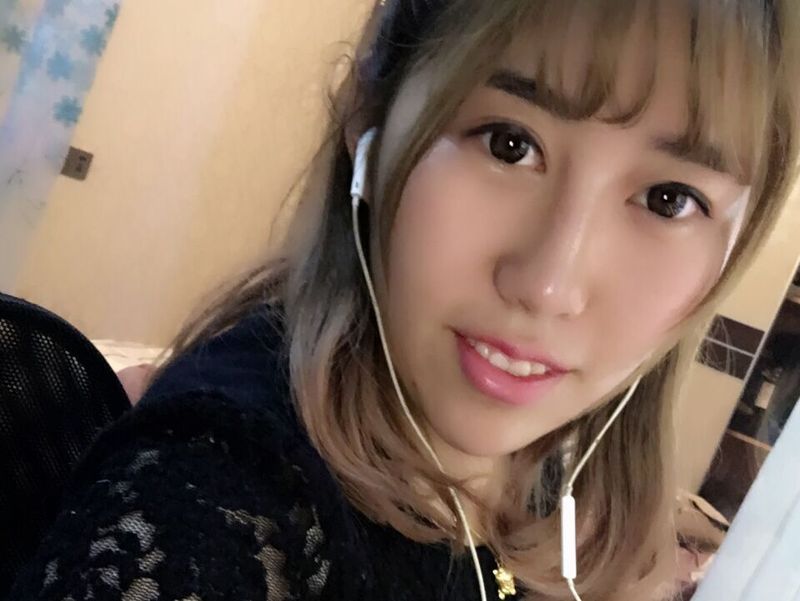 新人薇薇求关注的主播海报