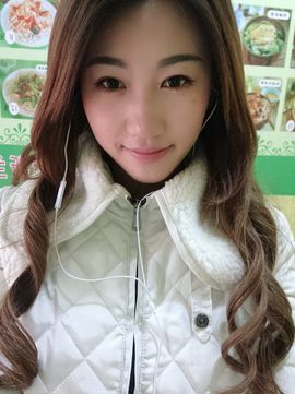 慕斯沐丝主播照片