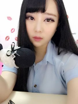 小小西521主播照片