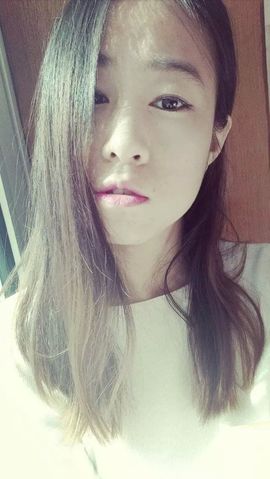 IDo岩小闹主播照片