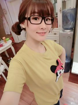 ♥╭任潇潇♥╭主播照片