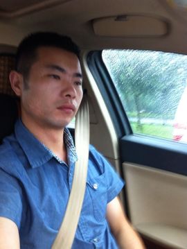 责任—自强不息主播照片