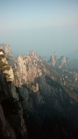 黄山帅哥主播照片