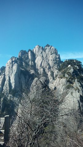 黄山帅哥主播照片