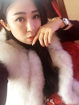 小美金桐主播照片