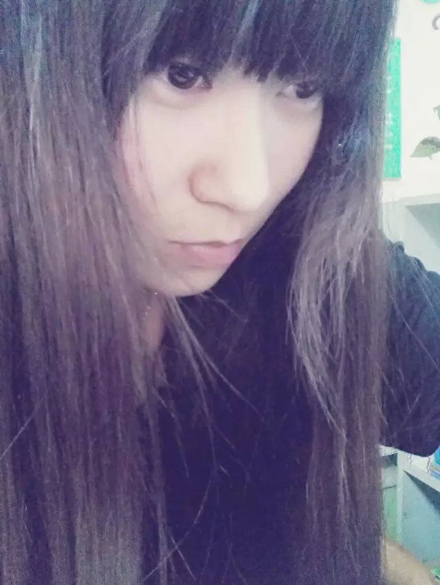 。梨落落的主播照片