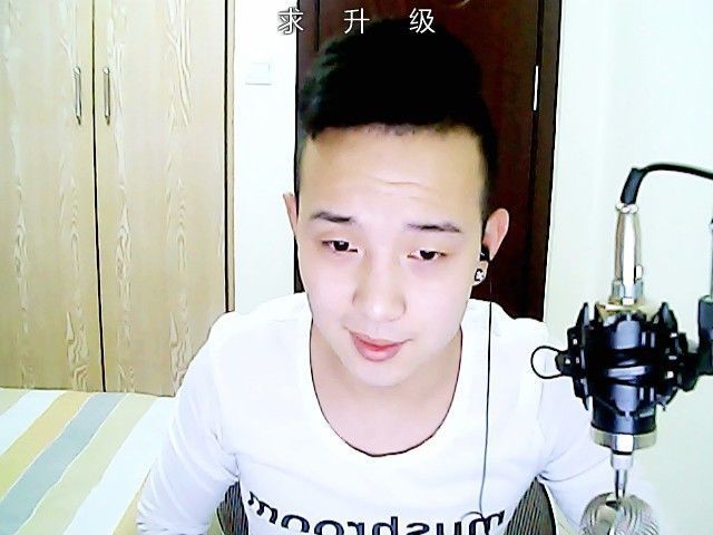 王牌牌~的主播海报