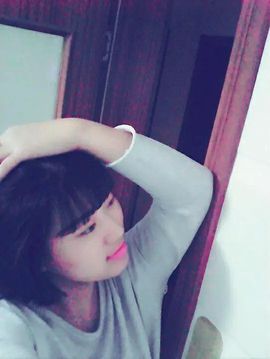 糖果甜腻腻主播照片