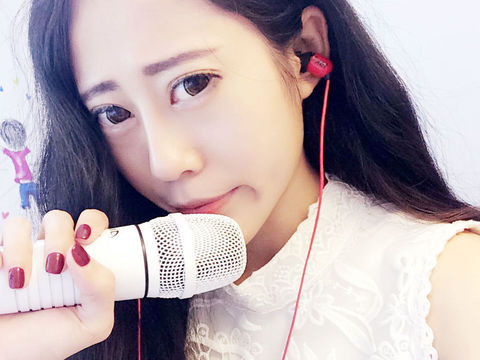 女鲨手QvQ海报