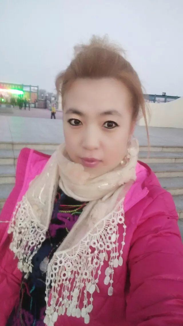 ~玫瑰等伊人~的主播照片