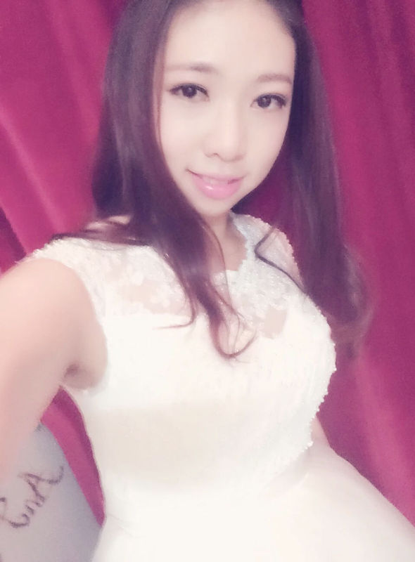 张诗诗只会好好唱歌~的主播海报