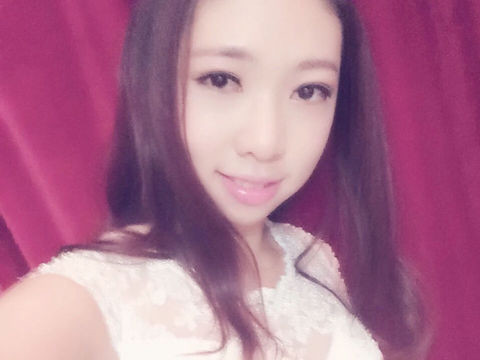 张诗诗只会好好唱歌~海报