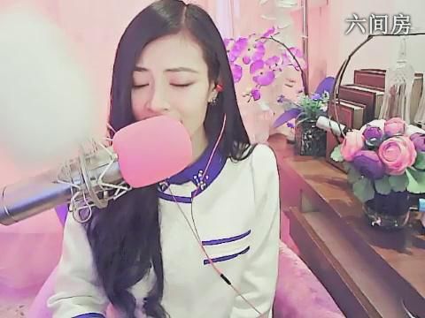 ♥♡灬唇印゛情钟初见的图片