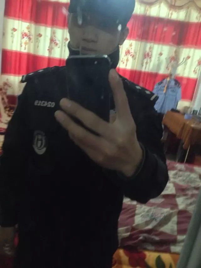 邓季雨2016的主播照片