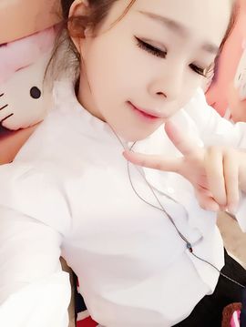 笑笑保持微笑主播照片