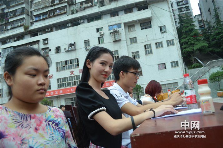 上海溧阳路的主播照片