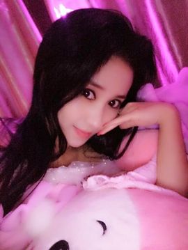 魅丽晴儿主播照片