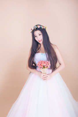 茜茜~西红柿主播照片