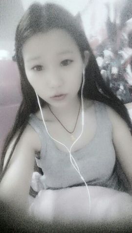 玩lol的yuki主播照片